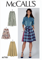 McCall's 7981 - Buttoned Skirt