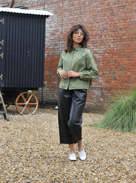 Avid Seamstress - The Pleated Blouse