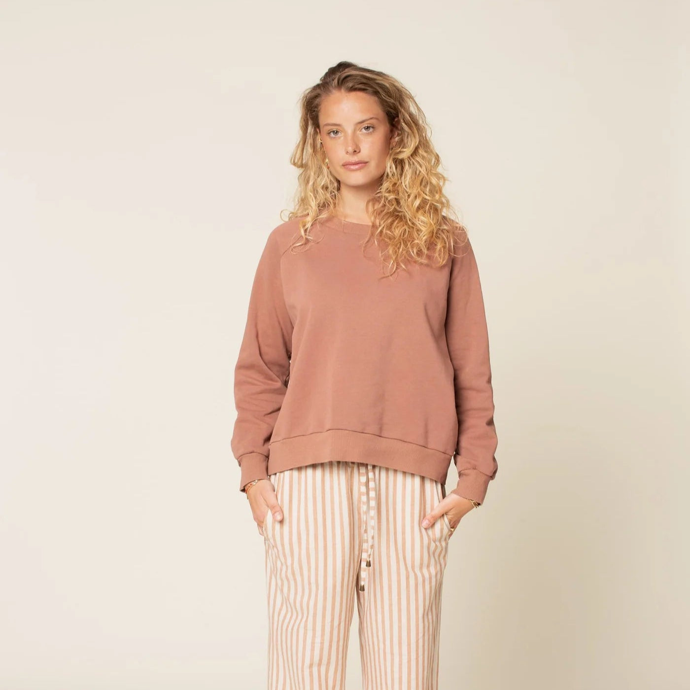 Wardrobe by Me  - Boxy Raglan Sweatshirt