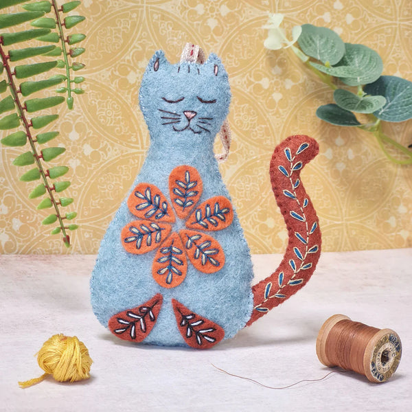 Corinne Lapierre Craft Kit - Folk Embroidered Cat