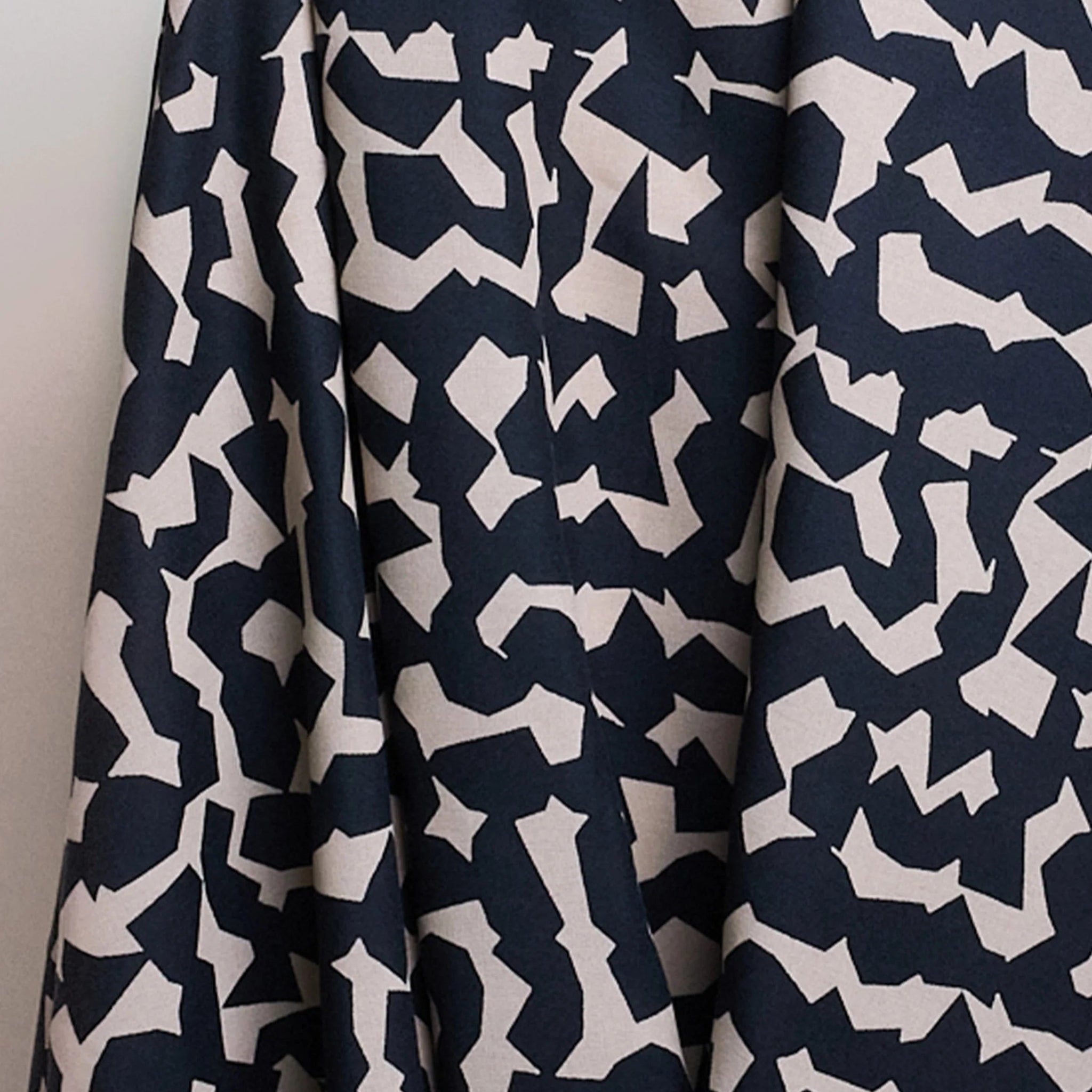 Atelier Brunette - Printed Viscose - Ekko - Deep Charcoal