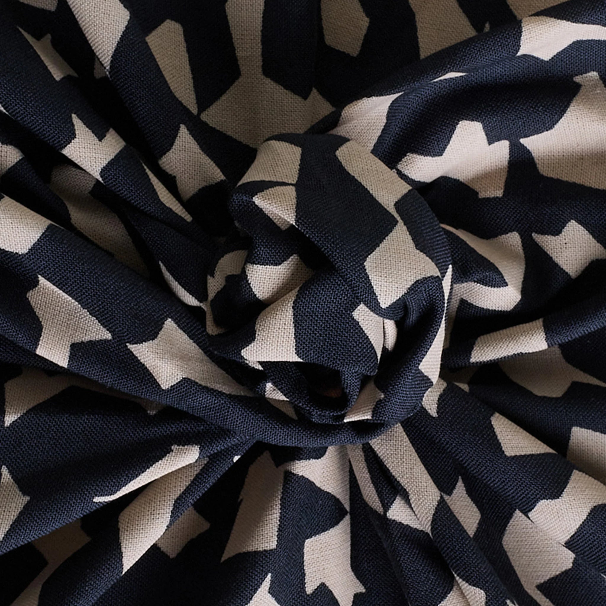 Atelier Brunette - Printed Viscose - Ekko - Deep Charcoal