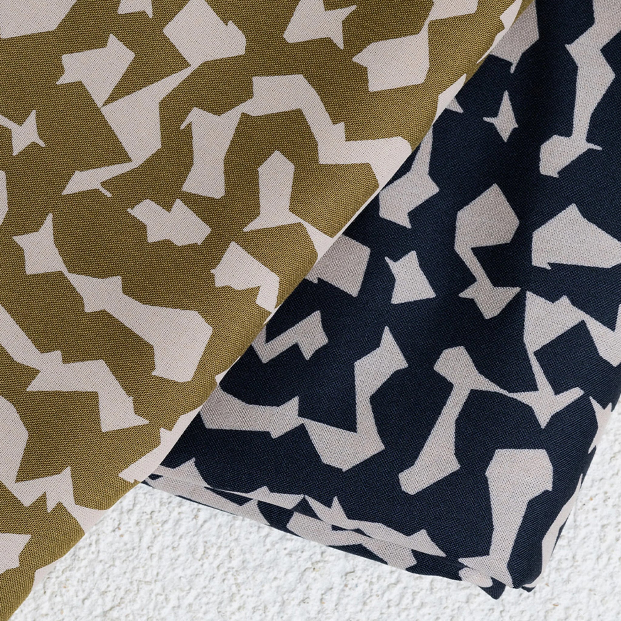 Atelier Brunette - Printed Viscose - Ekko - Deep Charcoal