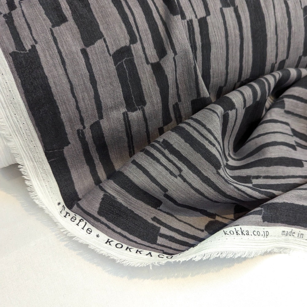 Monpex Piano by Kokka - Striped Crepe - Grey