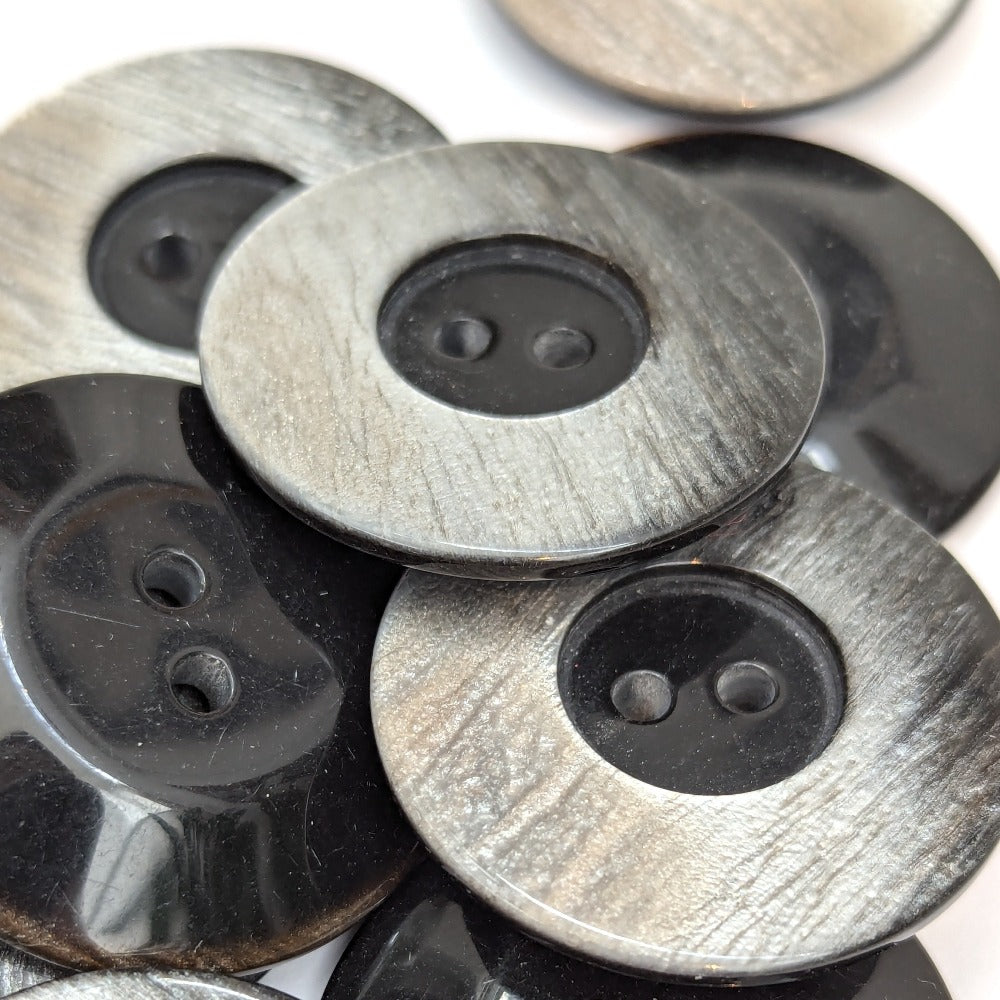 Large Gradient Button - Black - 34mm