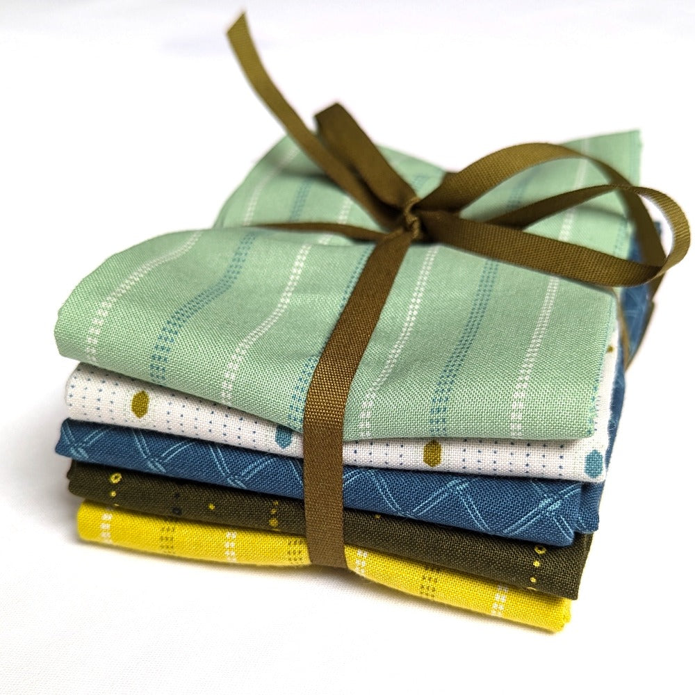 Printed Cotton Poplin - Vintage Threads - Finishing Touches - Fat Quarter Bundle of 5