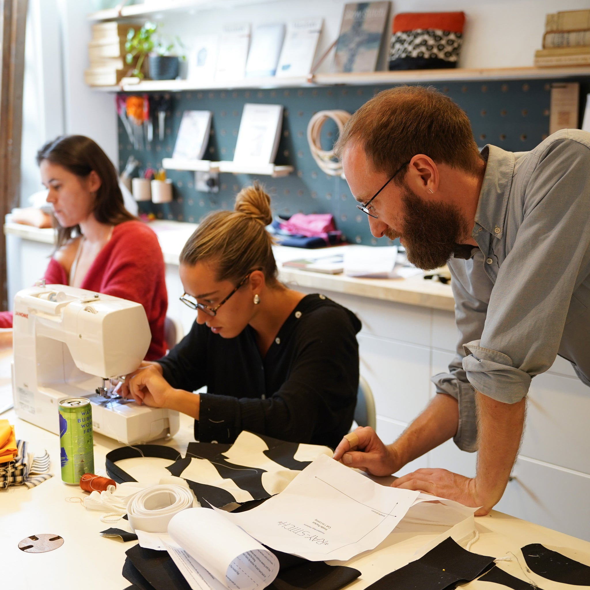 Introduction to Machine Sewing: Make a Tote Bag Or Envelope Cushion