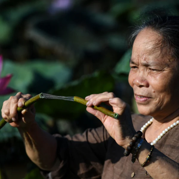 Selvedge Magazine - Issue 118 - Hand In Hand