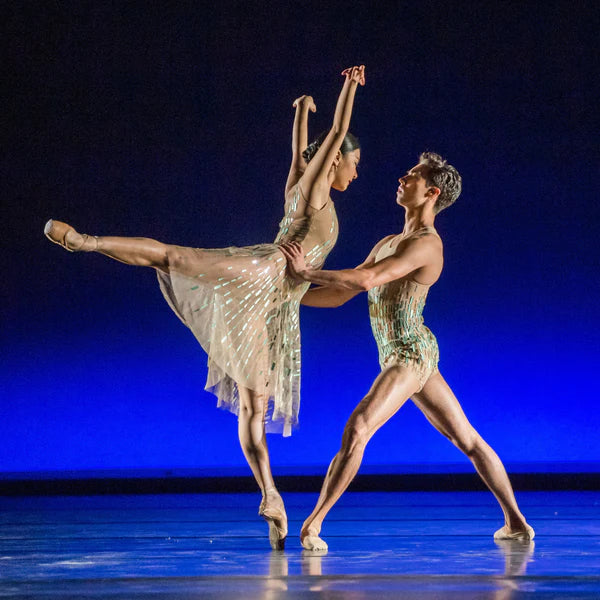 Selvedge Magazine - Issue 118 - Hand In Hand