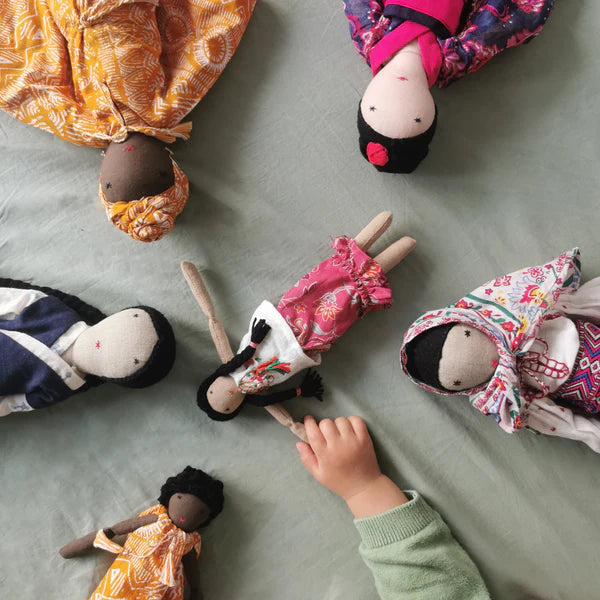 Selvedge Magazine - Issue 118 - Hand In Hand