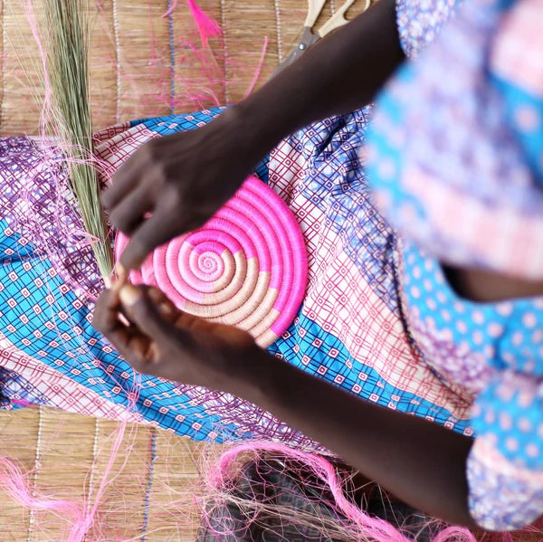 Selvedge Magazine - Issue 118 - Hand In Hand