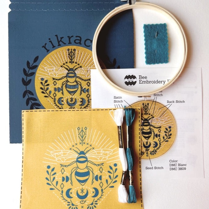 Embroidery Kit - Rikrack - Bee