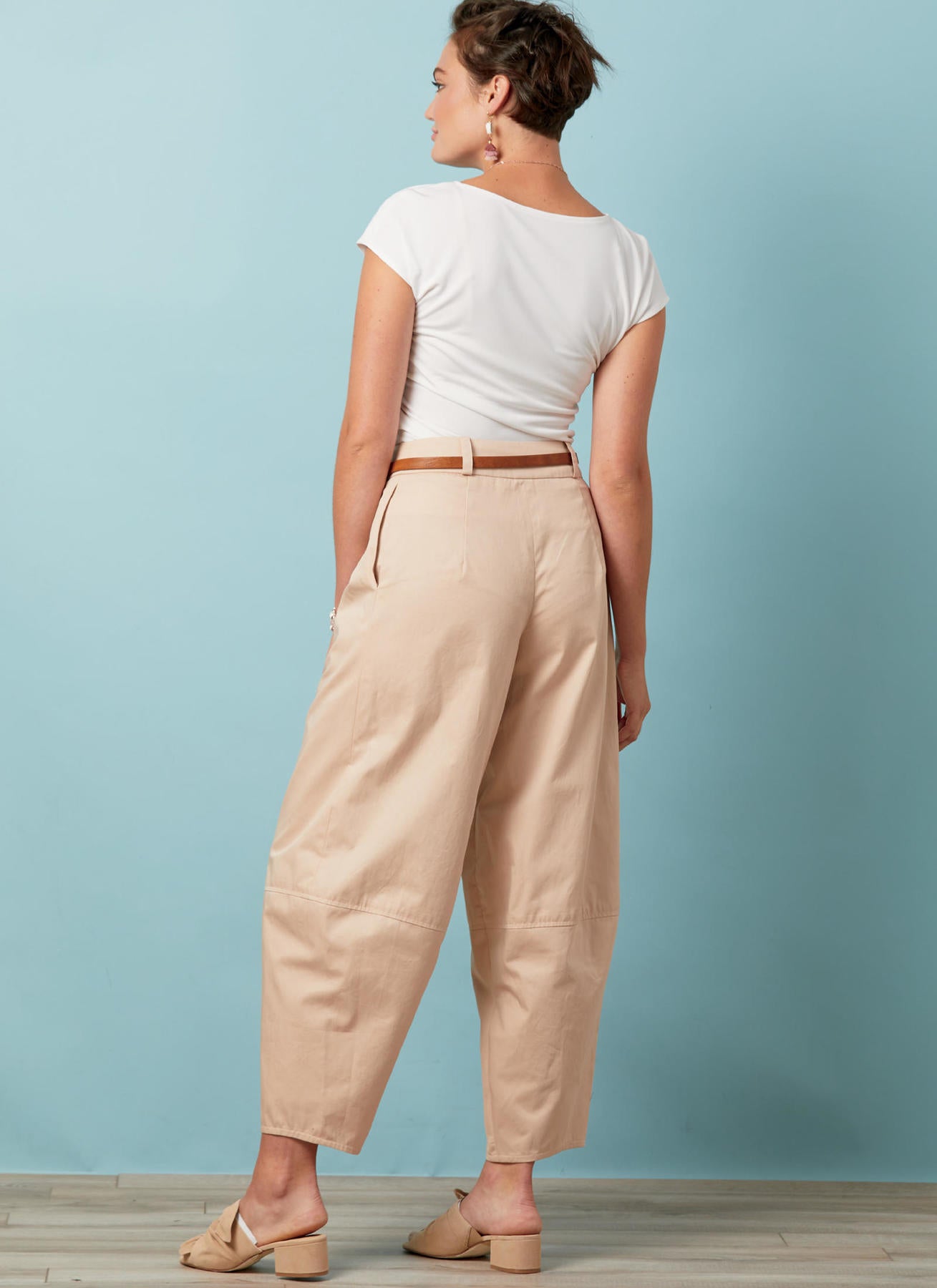 McCall's 7907 - Misses' Pants