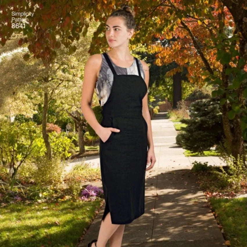 Simplicity 8641 - Pinafore Dress