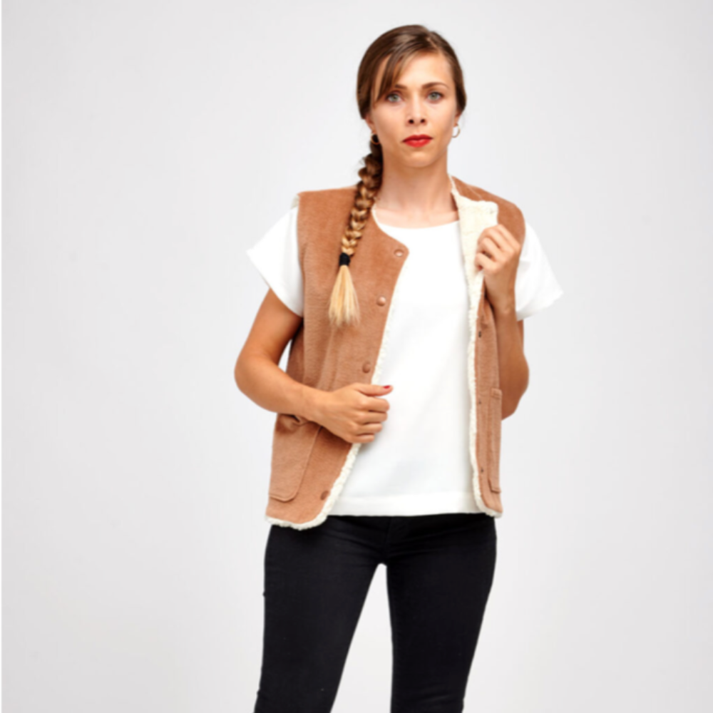 I AM - Hathor - Vest