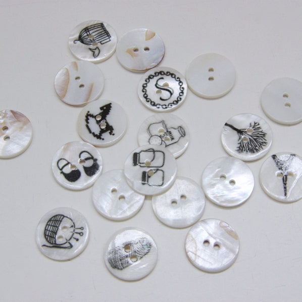 JoJo Printed Shell Button - Yarn Spools