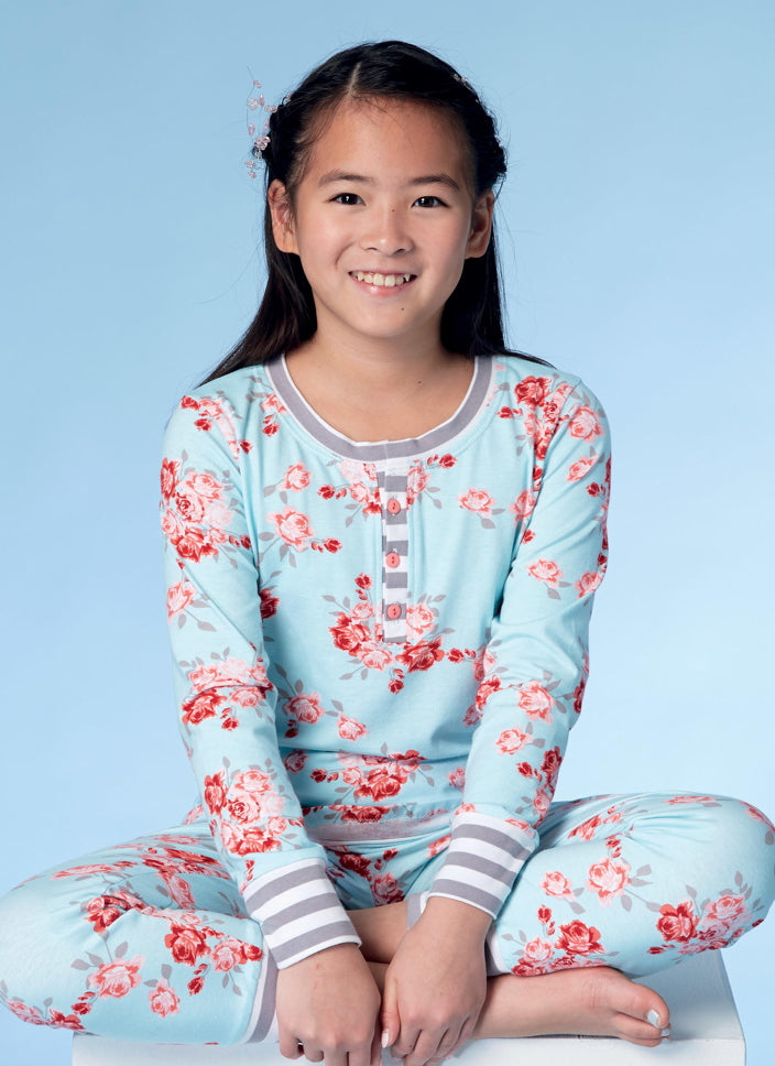 McCall's Girl's 7499 - Hooded Robe, Henley Top & Pants