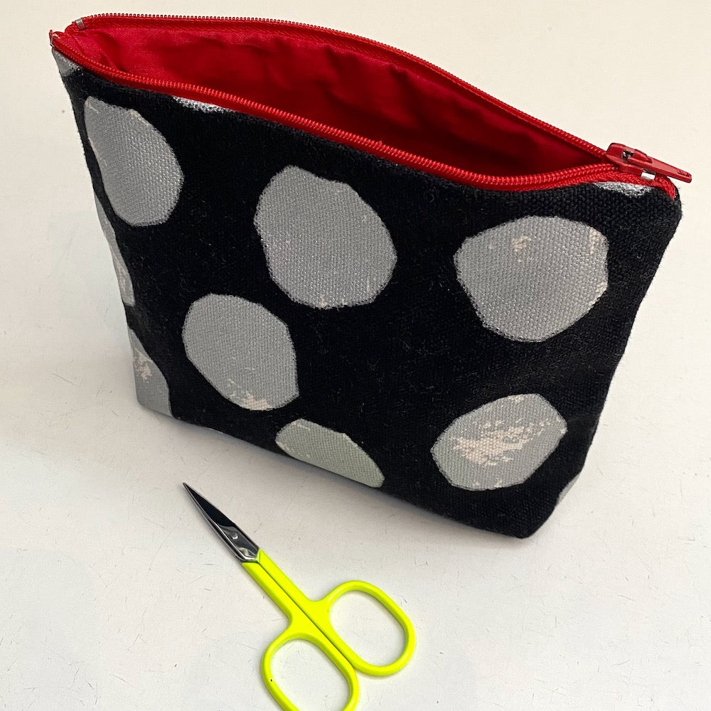 Introduction to Machine Sewing: Make a Lined Zip Top Pouch