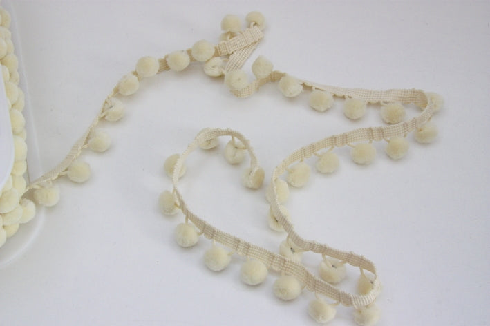 Pom Pom Edging 18mm - Cream