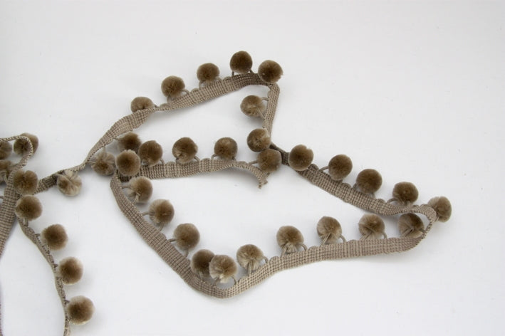 Pom Pom Edging 18mm - Stone