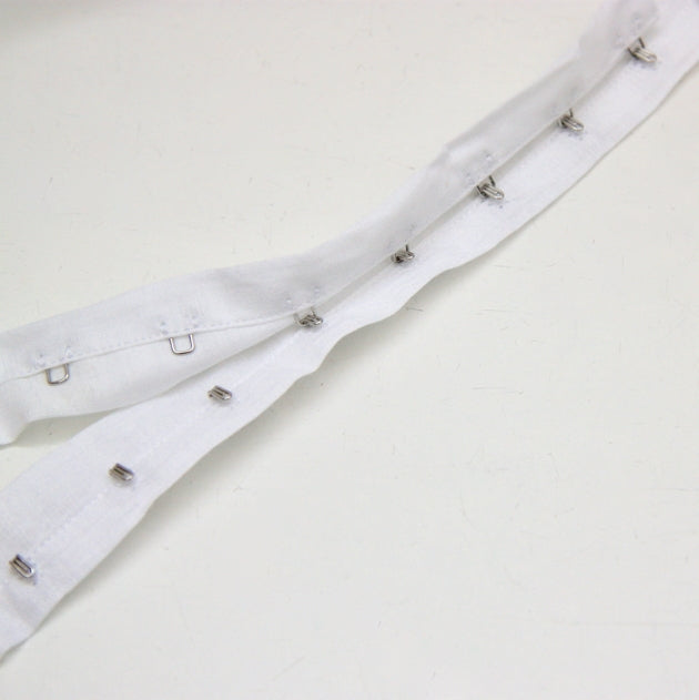 Hook And Eye Tape 25mm - White