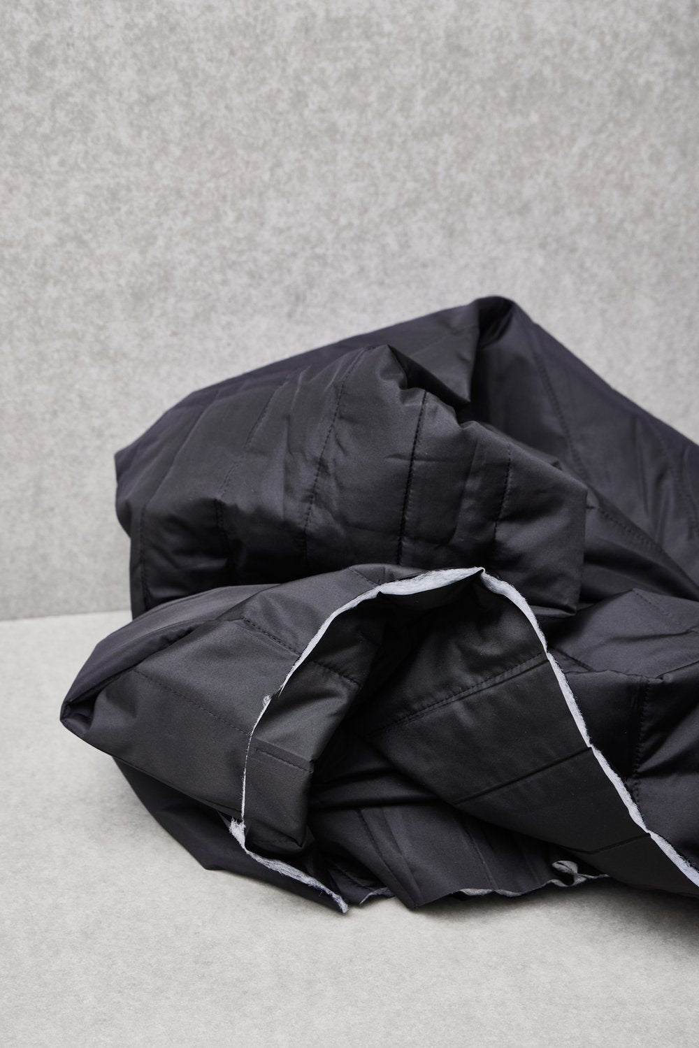 Thermal Quilt - Strip Black