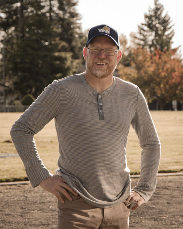 Thread Theory - 03 Strathcona Henley & T-Shirt