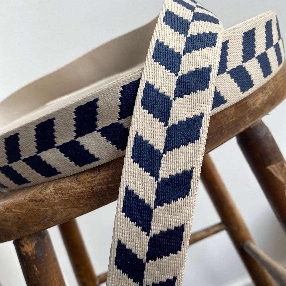 Chevron Webbing 36mm - Navy/Natural